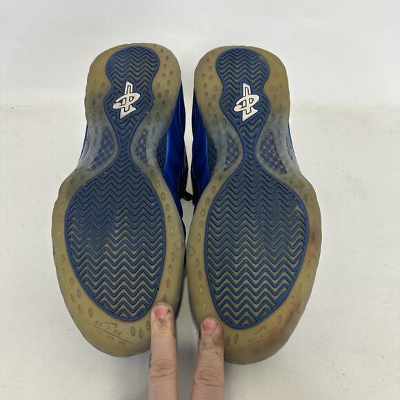 Athletic_Shoes